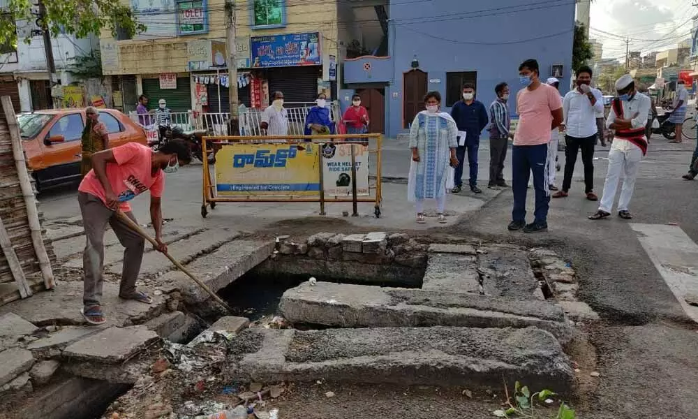 KMC Commissioner Swapnil Dinkar Pundkar inspecting sanitation works in Kakinada on Friday