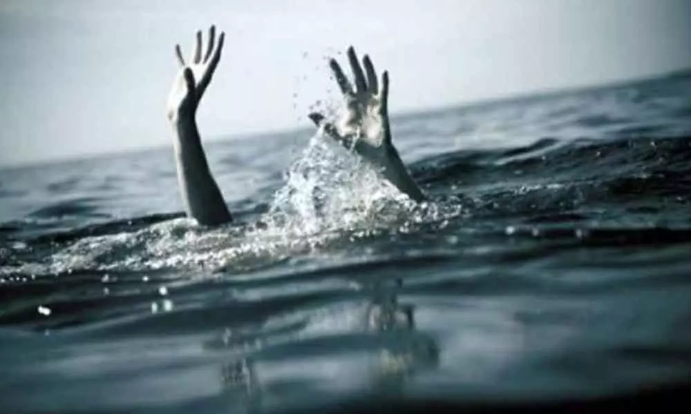 Two teenagers drown in lake