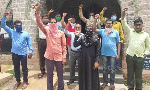 Kurnool: Private teachers, lecturers seek govt help to get salaries