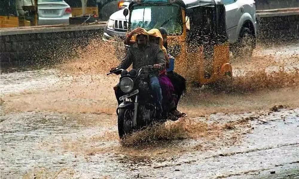 Heavy rains inundate roads in Hyderabad, more in store