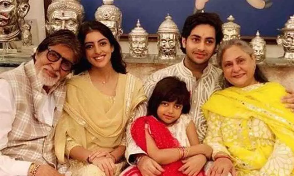 Amitabh Bachchan Shares A Throwback Pic And Poses Along With His Grandchildren
