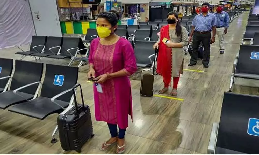 Karnataka waives quarantine for Delhi, TN returnees