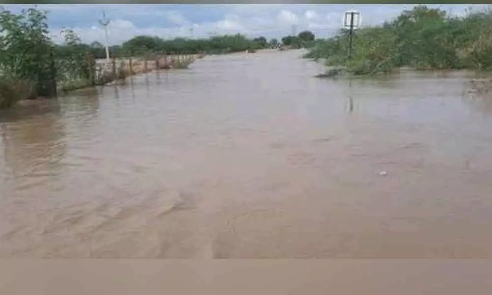 Mallem Vanka and Pedda Vanka streams in Gonegandla mandal in Kurnool district following heavy rains on Sunday