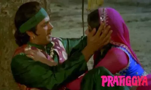Dharmendra Deol Shared A Dancing Clip From His Aas Paas Movie