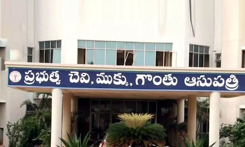 ENT Hospital staff stages a protest in Visakhapatnam over Coronavirus cases