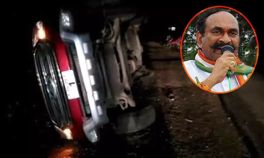 Congress senior leader and former minister Damodar Reddy injured after his car turned turtle in Khammam district late on Tuesday night.