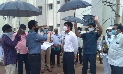 District Collector D Muralidhar Reddy inspecting Covid-19 Care Centre at Bodasakurru village