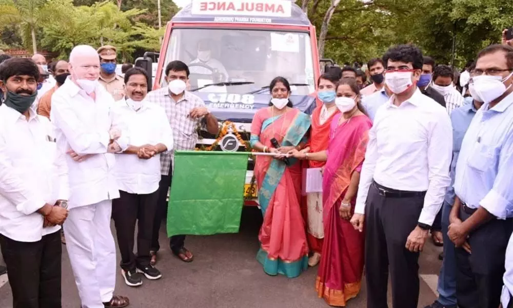 Amalapuram MP Chinta Anuradha flagging off 108 and 104 ambulances along with  RS member Pilli Subhash Chandrabose, Social Welfare Minister Pinipe Viswaroop and Kakinada MP Vanga Geetha and District Collector  D Muralidhar Reddy at  RMC  in Kakinada on Thursday