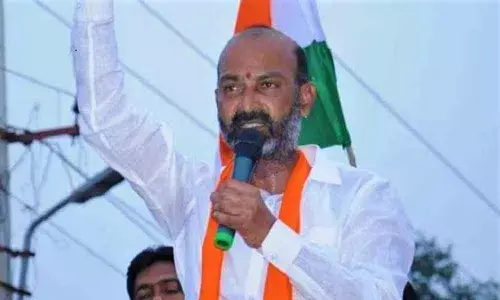 Bandi Sanjay requests KCR to bring back migrants in Golf countries