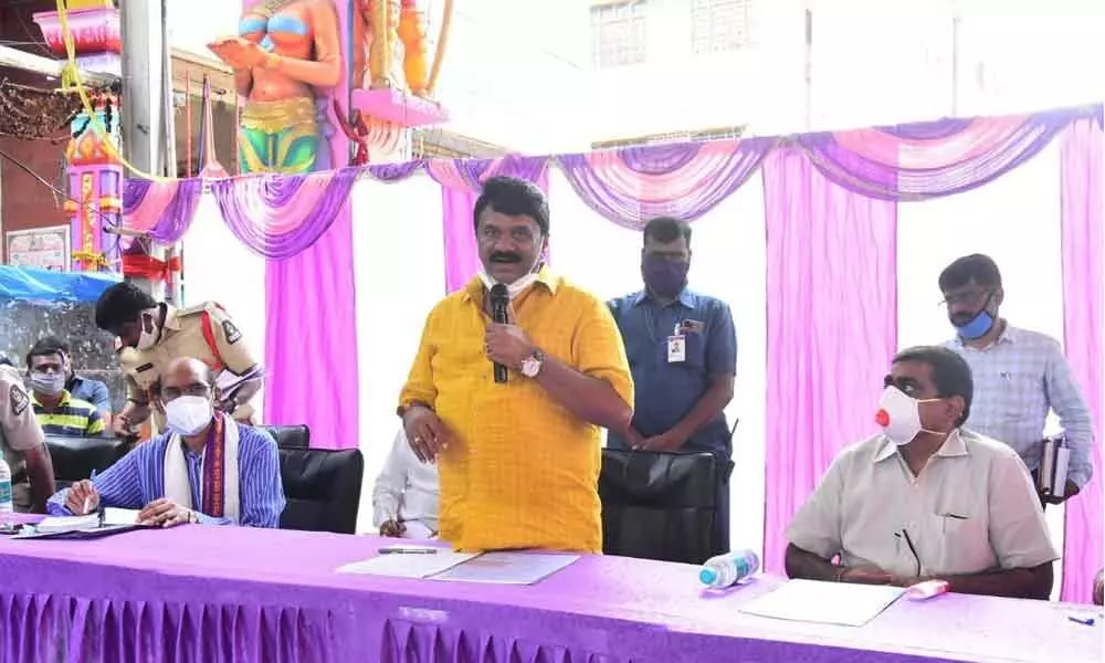 Animal husbandry minister Talasani Srinivas Yadav on Friday held a review meeting on Ujjain Mahankali Ammavari fair