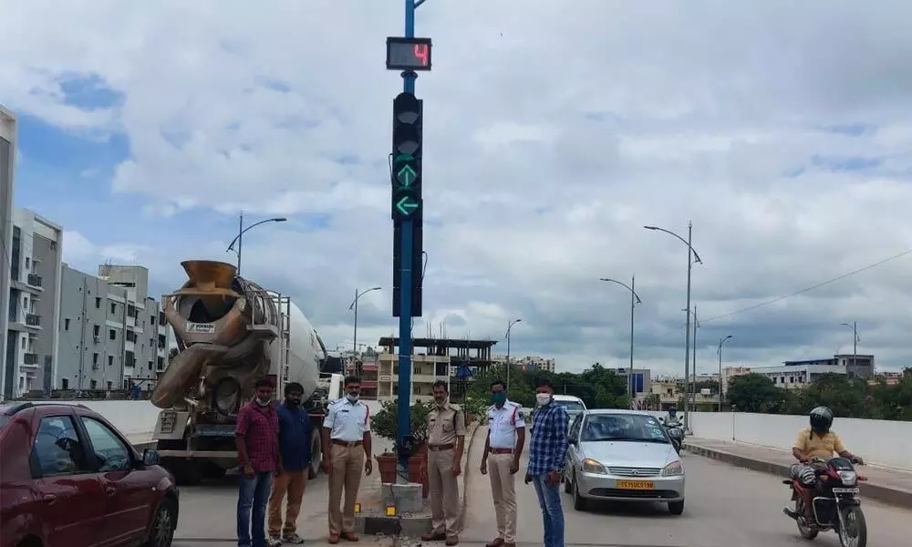 Miyapur traffic police on Friday installed two new traffic signals