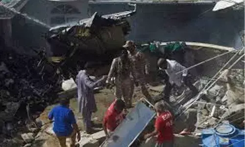 Show-cause notices sent to 30 more Pakistani pilots