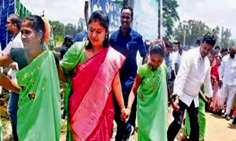 Dy CM Pushpasreevani visits Paderu, lays foundation for works of worth 33.39 crore