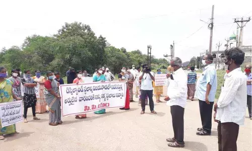 Vijayawada: CPM secretariat member Ch Baburao says Allot houses built under TDP regime