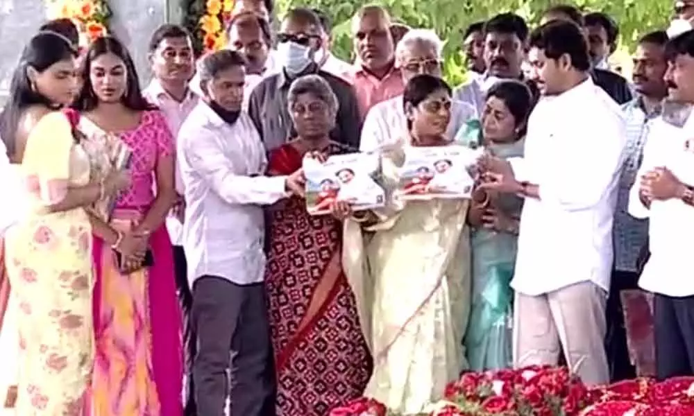 Rich tributes paid to YS Rajasekhara Reddy on birth anniversary across the state