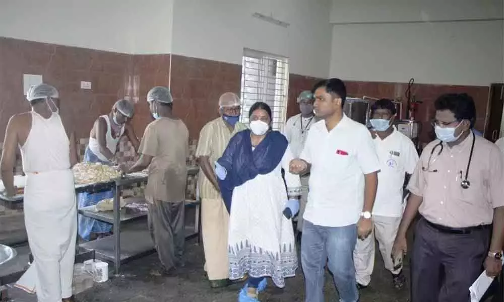 Tirupati: Deputy CM K Narayana Swamy, Collector enquire about facilities in Covid care centre