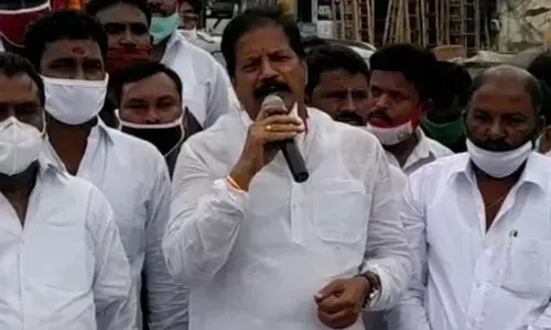 Deputy Speaker Kona Raghupathi speaking at a meeting to mark his father Kona Prabhakara Rao’s birth anniversary in Bapatla on Friday