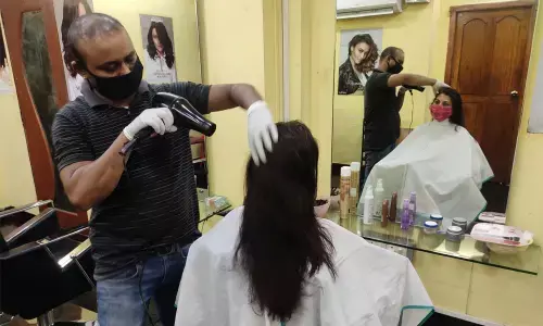 Many confine to limited services at beauty parlours in times of pandemic in Visakhapatnam 	Photo: Rani Devalla