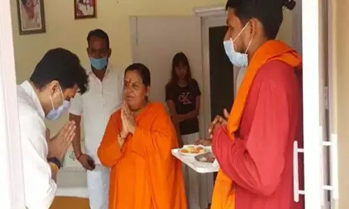 Scindia meets Uma Bharti