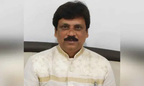 Kakinada: Mudragada urged not to quit Kapu movement