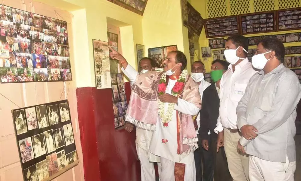 Dr Kakunuri Suryanarayana Murthy launched bonalu photo exhition