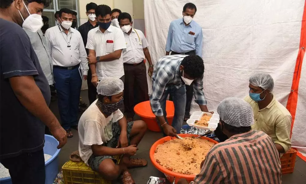 District Collector Bharat Gupta inspecting the Covid quarantine centre at Srinivasam Complex in Tirupati on Saturday