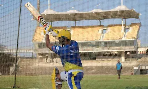 Suresh Raina faces Chawla, Shami in the nets