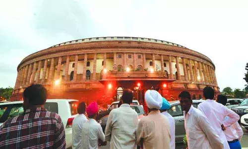 Politicians cannot be RTI commissioners