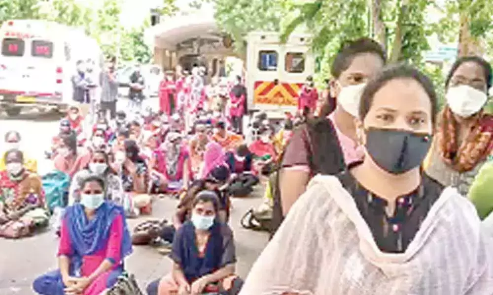 Hyderabad: Now, NIMS contract nurses up the ante over salary hike