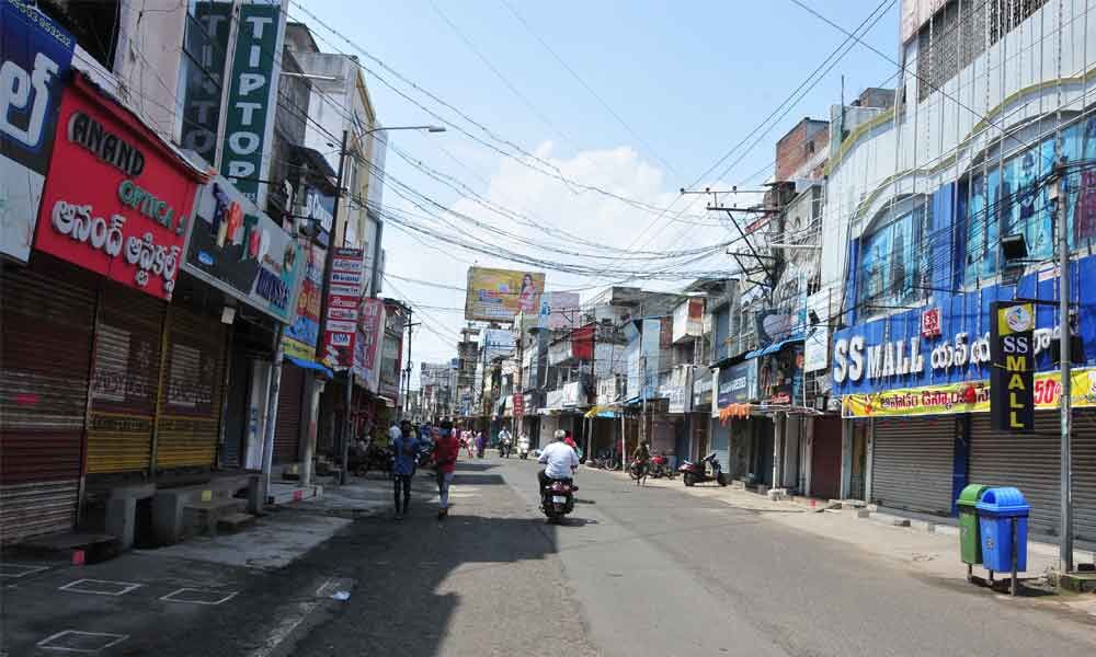 Shops closed in Rajamahendravaram