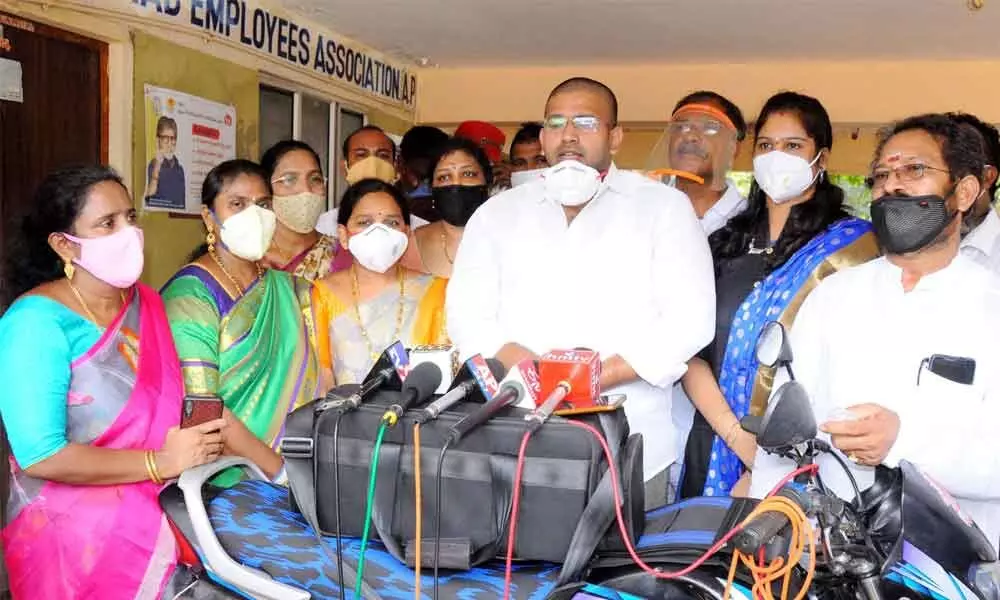 Rajanagaram MLA Jakkampudi Raja speaking to the media at the government hospital in Rajamahendravaram on Tuesday