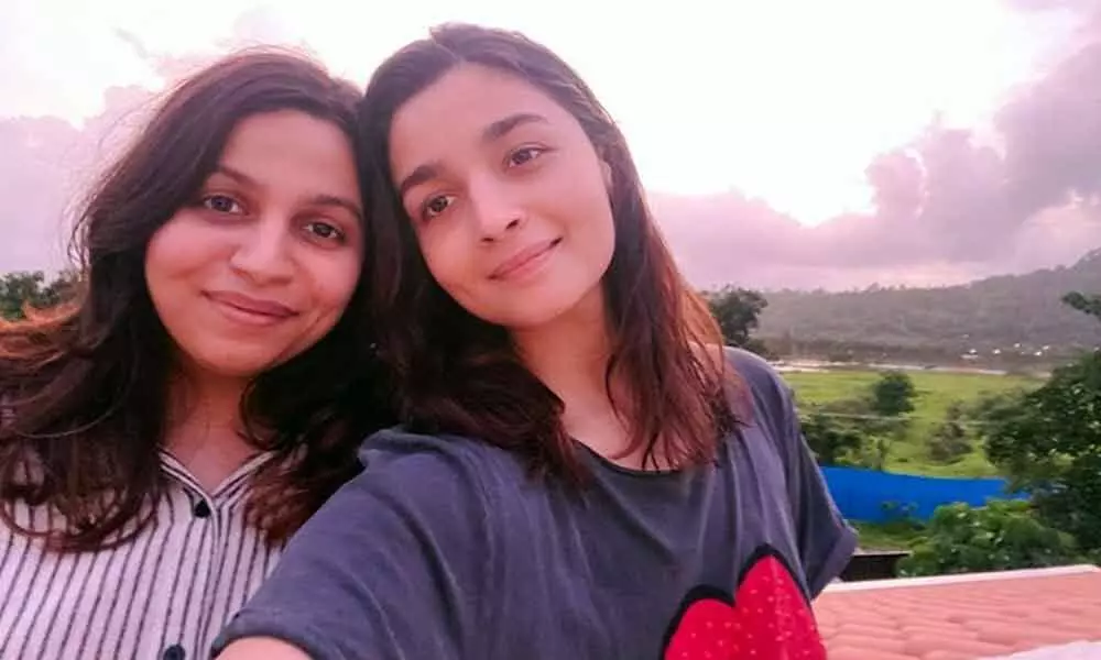 The Pink Sunset Selfie Of Alia And Shaheen Bhatt