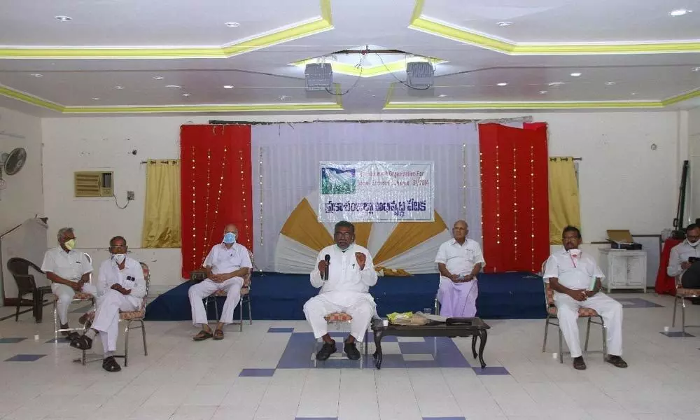 Chunduri Rangarao speaking at the meeting on division of districts held by the Prakasam Zilla Abhibvruddhi Vedika