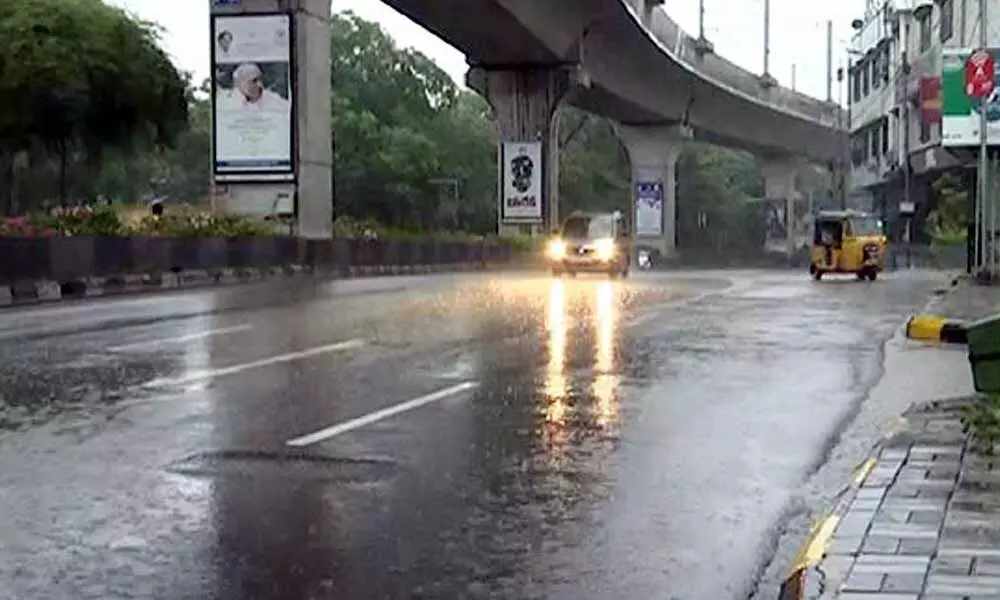 Downpour in Hyderabad, streets in the city water-logged