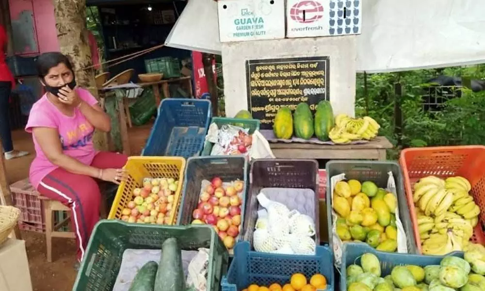 Hit by coronavirus, actor sells fruits for a living in Odisha