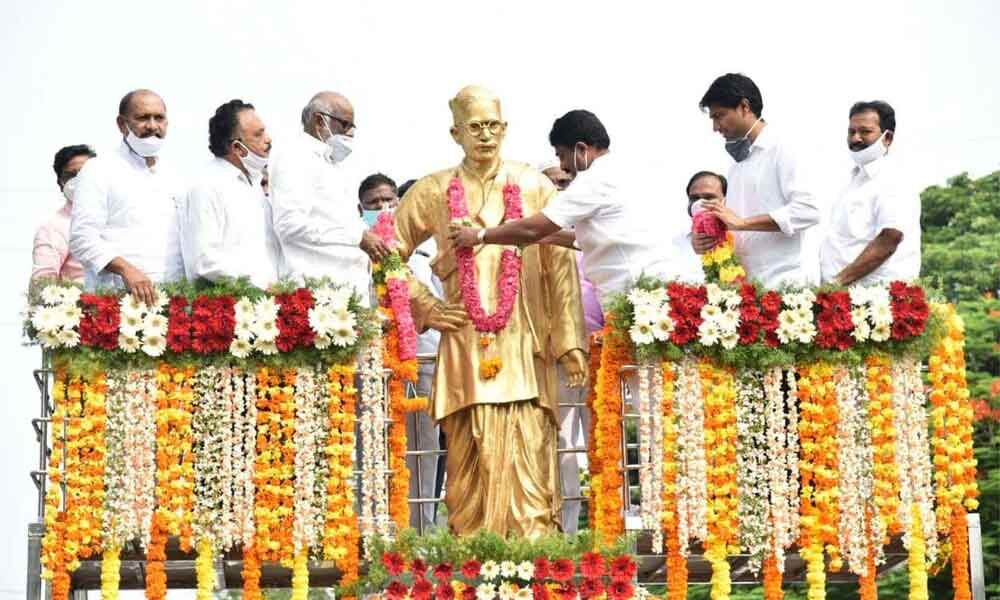 Guntur: Rich Tributes Paid To Poet Gurram Jashuva