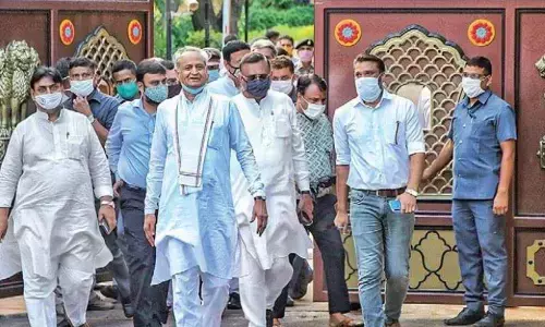 Rajasthan Politics: Congress party protest against Governors decision on not calling Assembly session