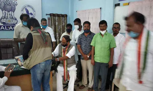 Police arrest Uttam Kumar in Warangal ahead of Chalo Mallaram