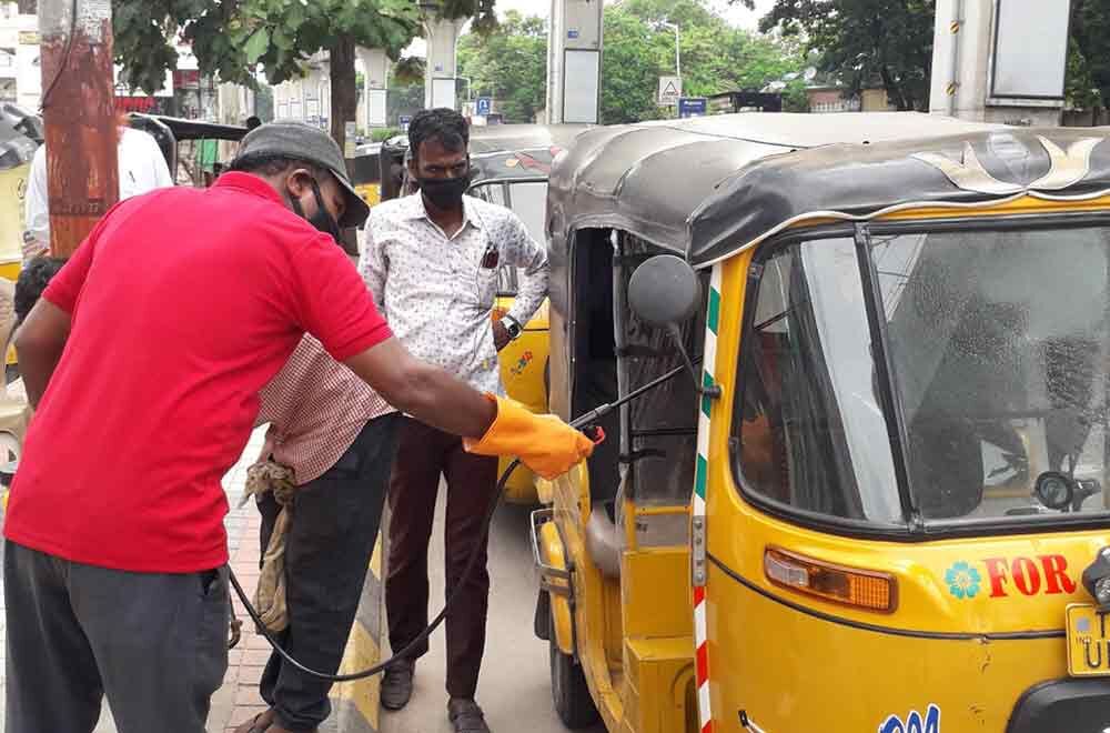 hyderabad-petrol-bunk-offers-free-sanitation-for-autos