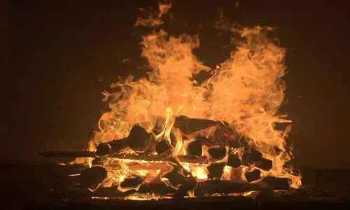 Nagayalanka Police perform last rites of elderly woman