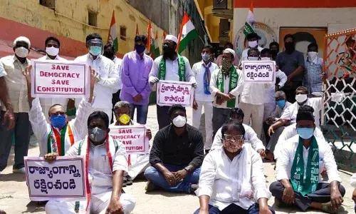 Vijayawada: Congress protests plots of BJP