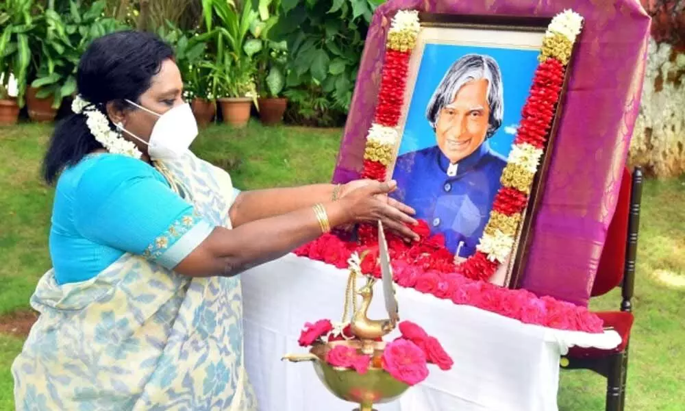 Governor Soundararajan pays rich tributes to Former president APJ Abdul Kalam