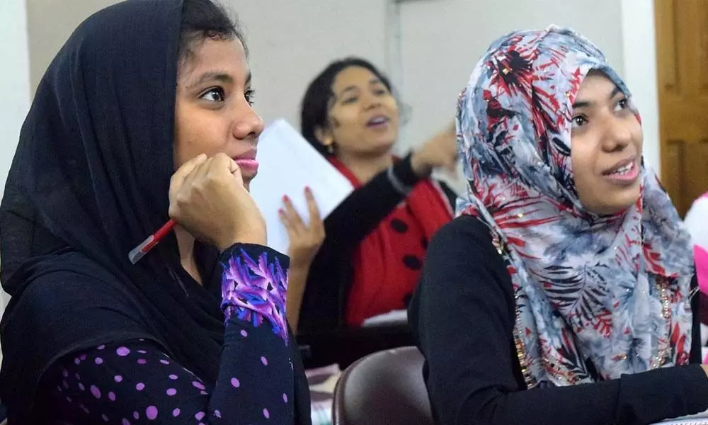 Bangladeshi women aim to shake up textile sector