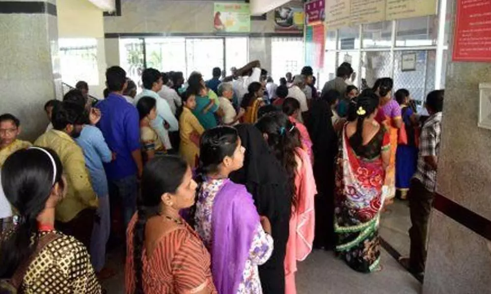 Patients stand in queue at ordinary times in hospitals