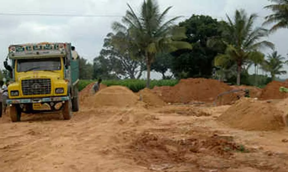 Mahabubnagar: Lorry driver crushes man to death for questioning illegal transport of sand