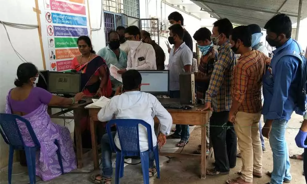 Srikakulam: Crowds at SROs defeat purpose of online pay