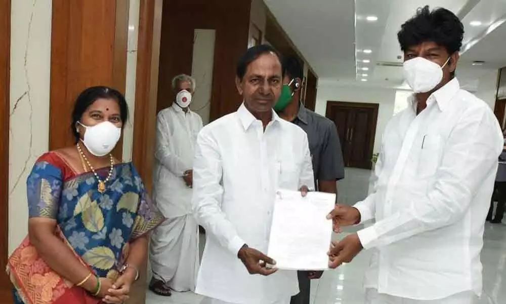 Mahabubabad MLA B Shankar Naik submitting a memorandum to Chief Minister K Chandrashekar Rao at Pragathi Bhavan in Hyderabad on Thursday