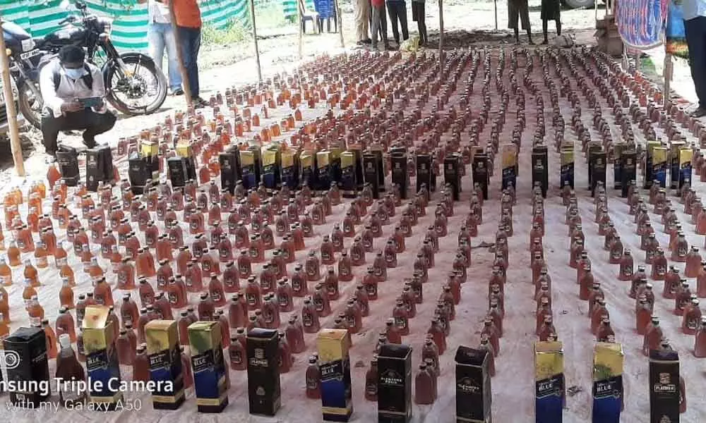 Eluru: 15 arrested, 2,622 liquor bottles seized