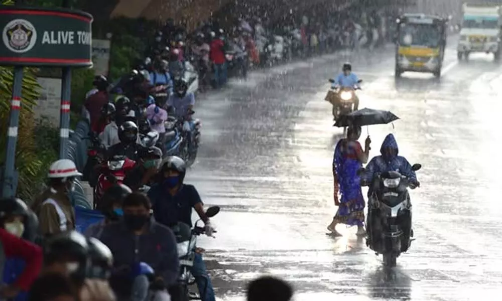 Heavy rains continue to lash Hyderabad