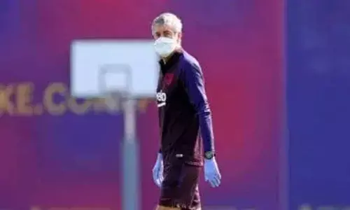 Barcelona president backs Setién, sees Xavi as future coach